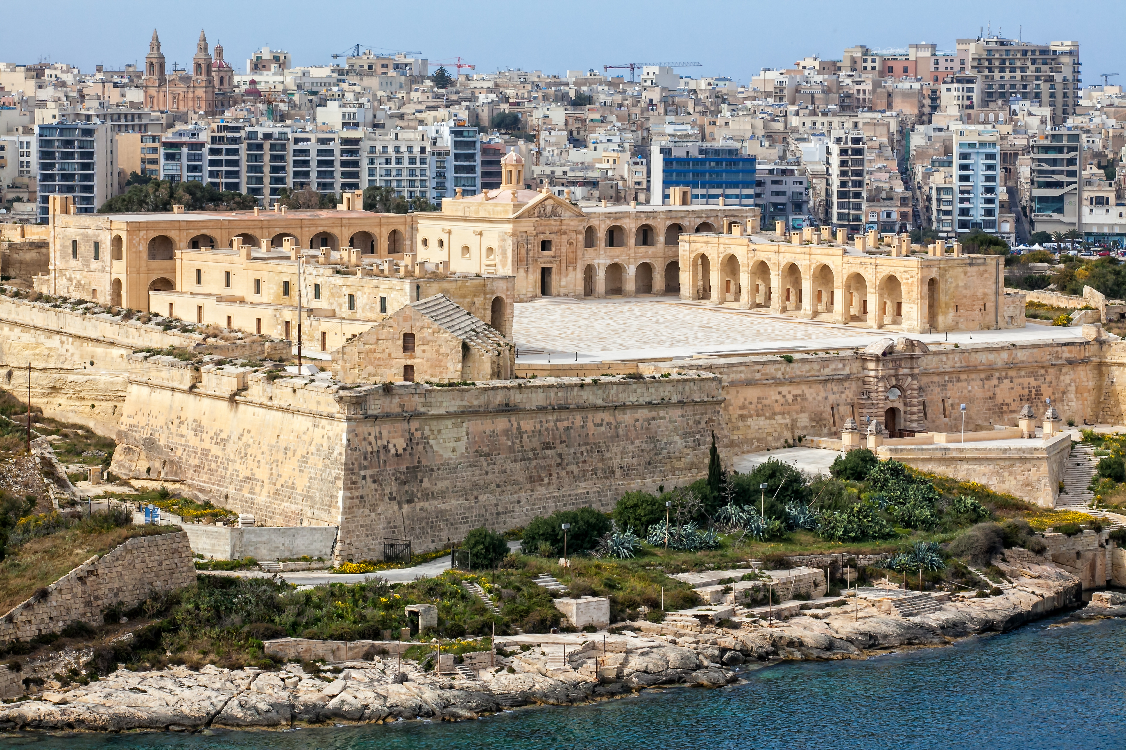 shutterstock_135993524malta.jpg